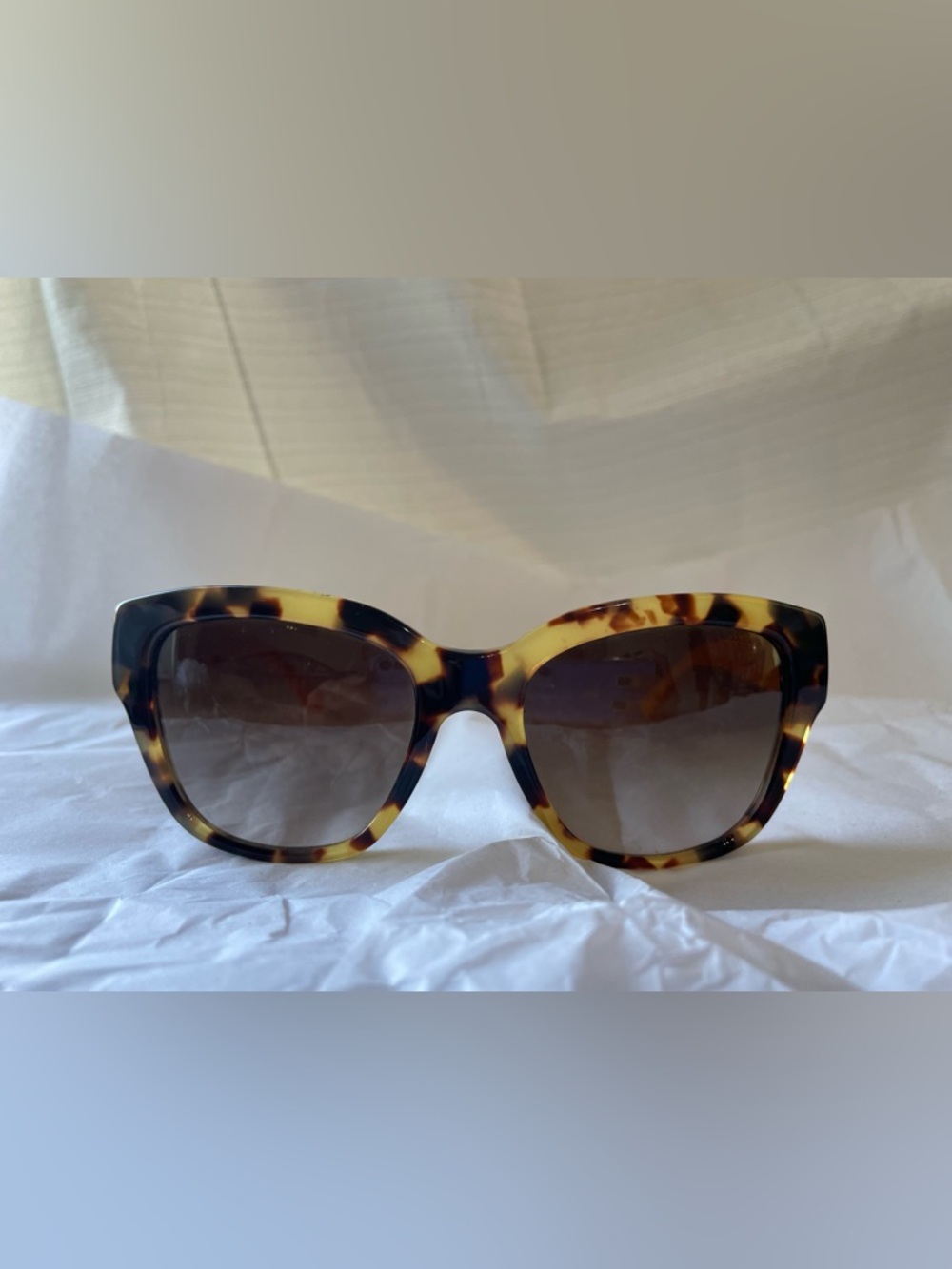 Coach Signature Spray Sunglasses Tokyo Tortoise/Yellow EUC $185 Retail - Picture 6 of 17